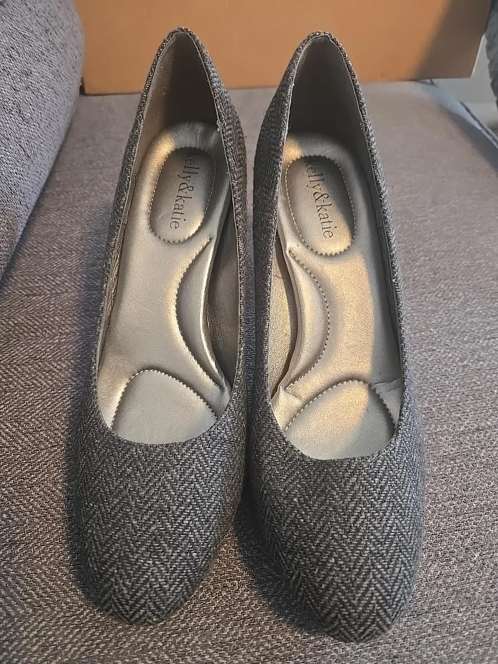 Kelly & Katie Women’s Size 8.5 Gray Black Herringbone Tweed Pumps Heels
